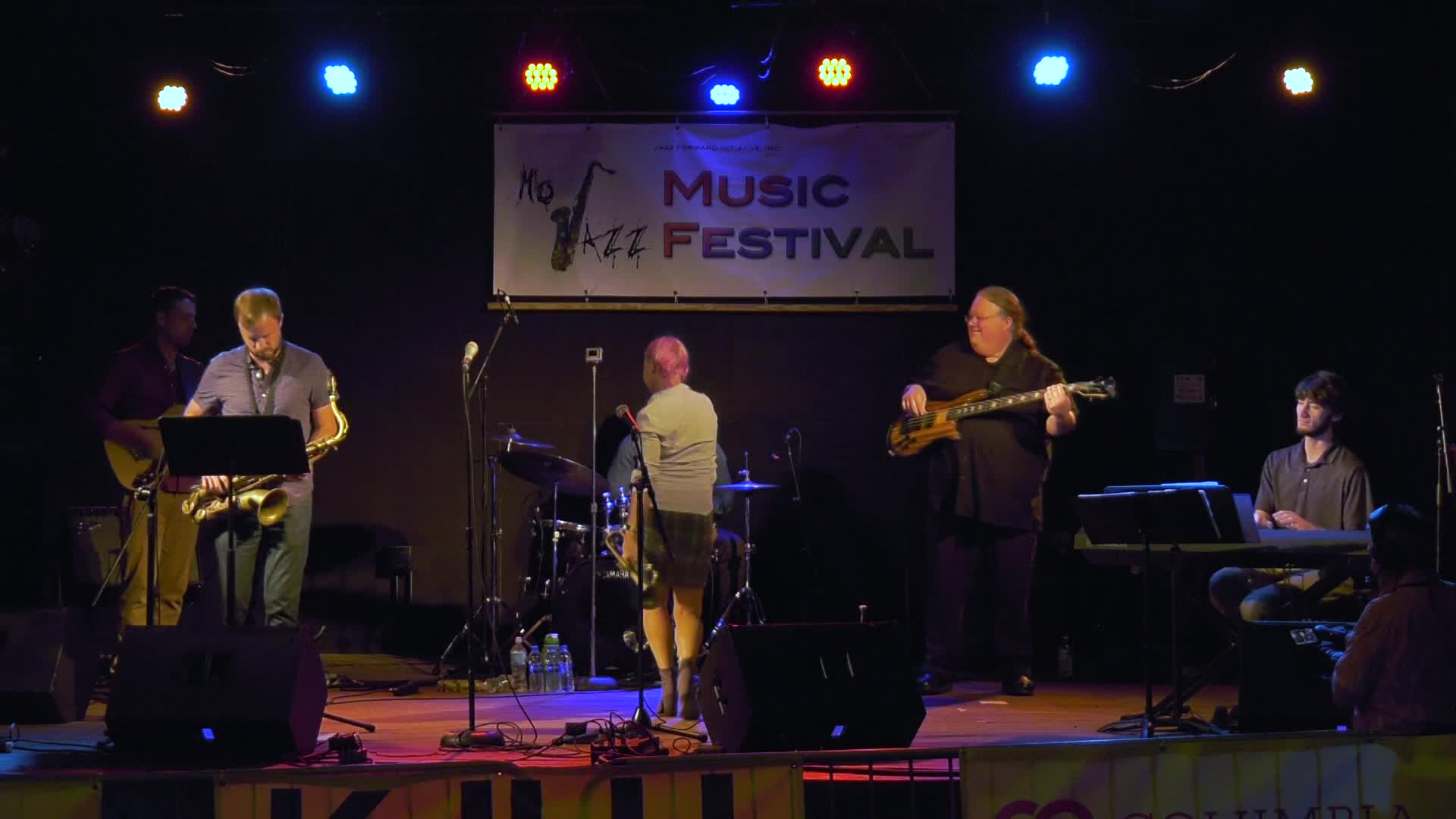 Thumbnail image for Dawn Weber And Naked Rock Fight Mo Jazz HD